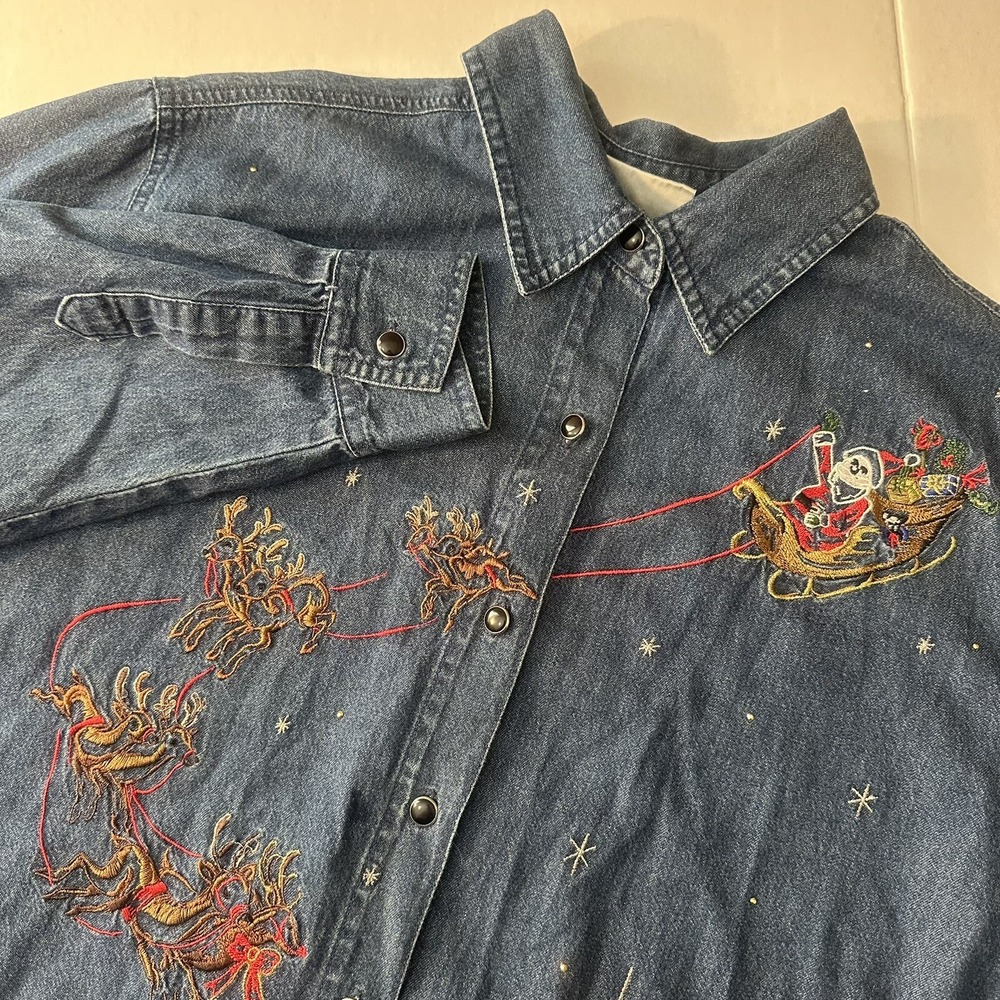 Bill Blass Denim Holiday Shirt Large Santa's Sleigh City Skyline Christmas